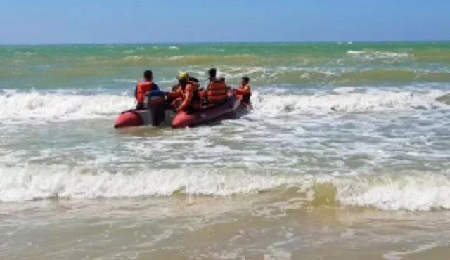 Cuci Daging Kurban di Laut, Santri di Tuban Terseret Ombak dan Belum Ditemukan