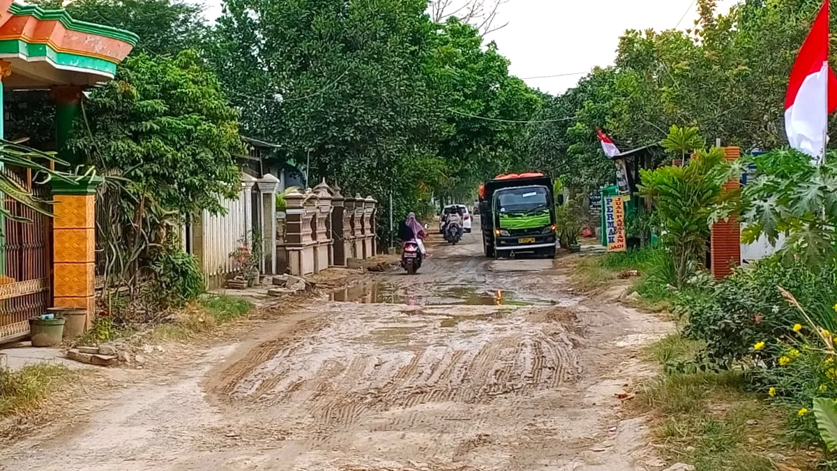 Bupati Janjikan Jalan di Tuban Kembali Mulus Seperti Dulu