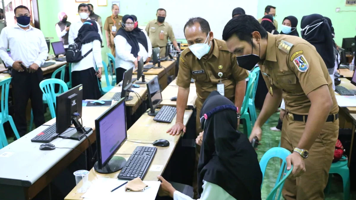 Sidak Pelaksanaan Ujian PPPK Guru, Bupati Tuban Doakan Semua Peserta Lolos Seleksi