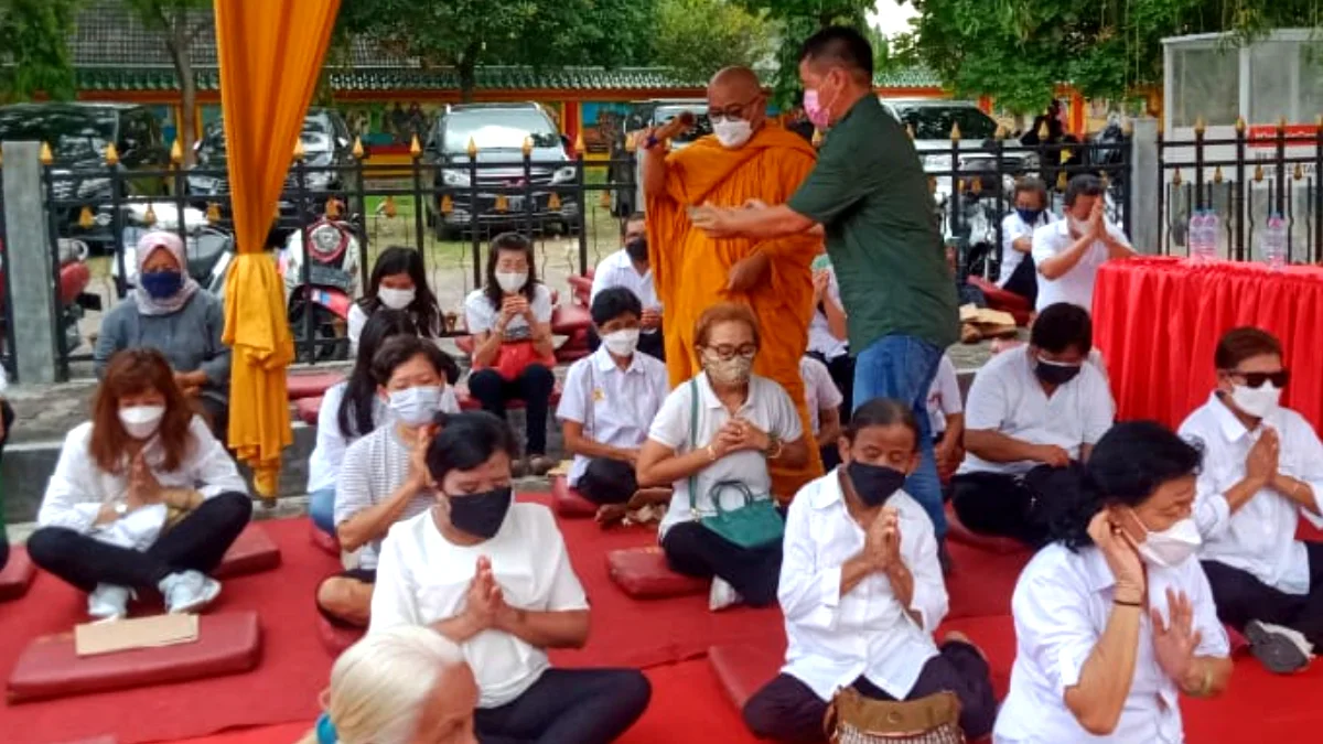 Penuh Khidmat, Umat Khonghucu Klenteng Tuban Gelar HUT ke 2 Patung Dewa Empat Muka