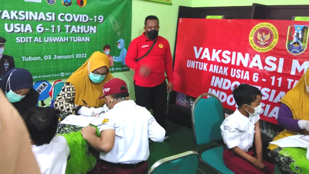 Pemkab Tuban Bersama BIN Jatim Gelar Suntik Vaksin Anak SD Usia 6-11 Tahun