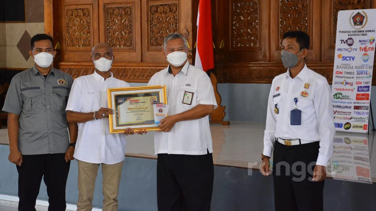 PWI Award, SIG Tuban Raih Kategori Keterbukaan Informasi Publik