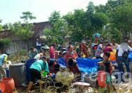 Dampak Kemarau, Warga di Tuban Rogoh Kocek Lebih Dalam Demi Dapatkan Air Bersih