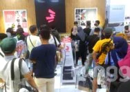 Gebyar Diskon, Ratusan Warga Padati Outlet 3Second Tuban