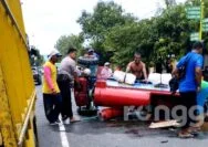 Dua Pengemudi Alat Selep Jagung Alami Luka-luka Usai Tertabrak Truk di Soko Tuban