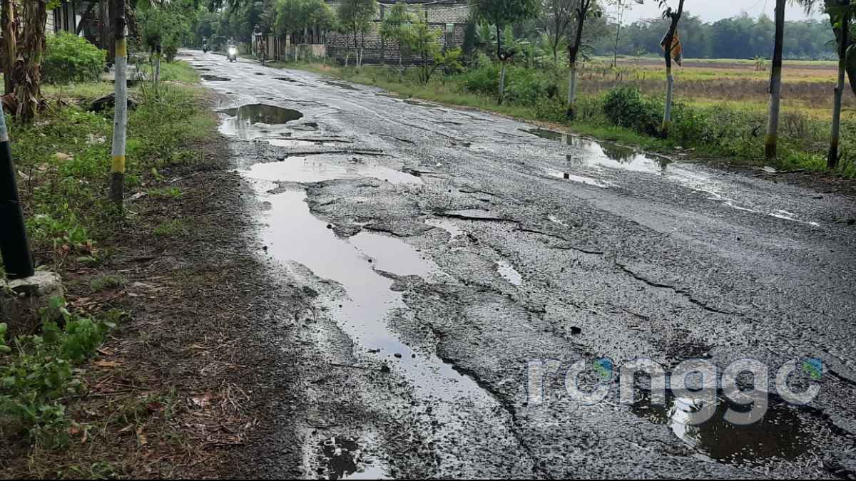 Jalan Lingkar Pertamina Tak Kunjung Diperbaiki, Kades Rahayu Soko Minta Bupati Tuban Turun Tangan