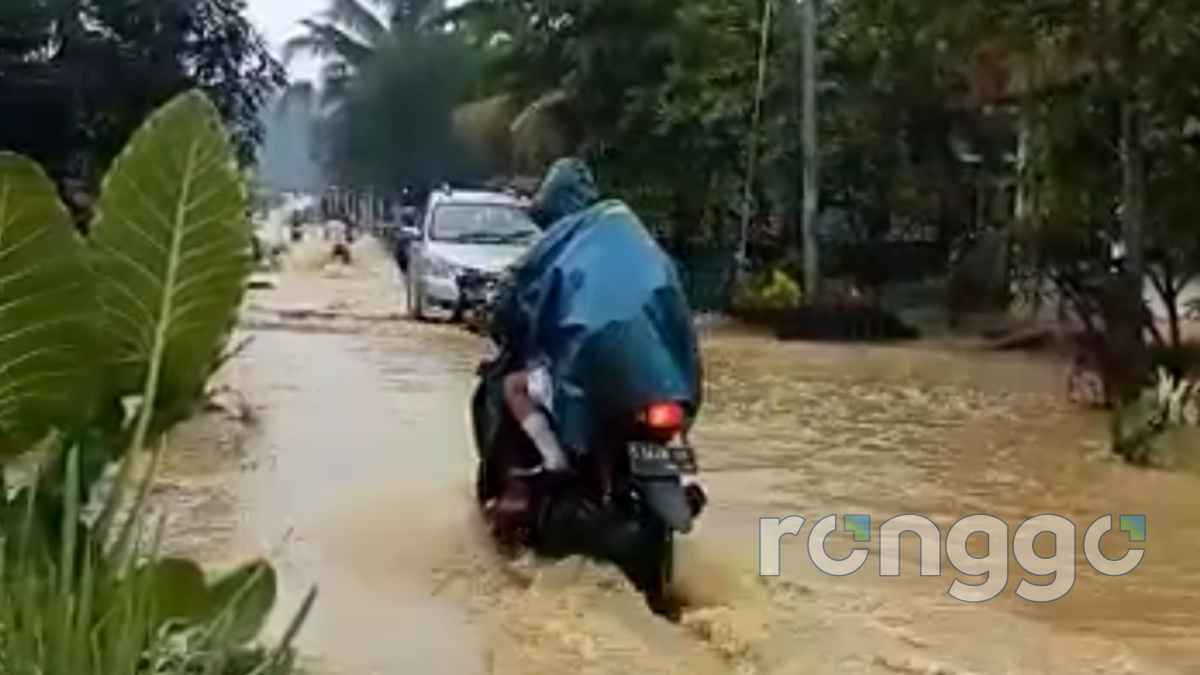 Jalan di Grabagan Tuban Terendam Banjir, Mobilitas Warga Terganggu