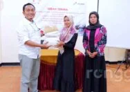 Pulihkan Ekonomi Masyarakat, PHE TEJ Salurkan Bantuan Alat dan Bahan Produksi Ecoprint