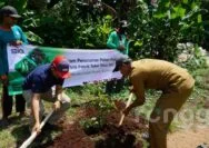 Peduli Kelestarian Alam, SIG GHoPo Tuban Berikan Tanaman Produktif ke Desa Ring 1