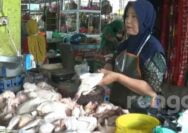 Jelang Pergantian Tahun, Harga Daging Ayam di Tuban Capai 60 Ribu