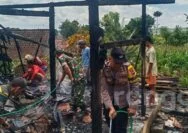 Ditinggal Pergi ke Sawah, Dapur Warga Grabagan Tuban Ludes Jadi Arang