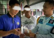 Jaga Kebugaran Warga Binaan, Lapas Tuban Bagikan Paket Vitamin