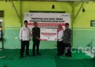 Peduli Pendidikan, PHE TEJ Serahkan Alat Drum Band ke SD Pandanwangi Soko Tuban