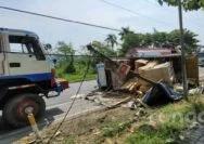 Tiga Kendaraan Terlibat Kecelakaan di Tuban, Dua Orang Dilarikan ke Rumah Sakit