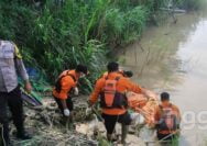 Jasad Pria Tanpa Busana Mengapung di Sungai Bengawan Solo Bojonegoro
