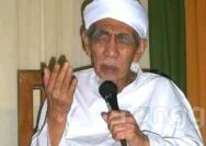 Wirid Penarik Rezeki Wasiat Mbah Moen, Baca Setelah Salat Subuh, Hasilnya Menakjubkan