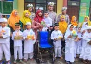 Belum Bisa Jalan karena Sakit Saraf, Anak TK di Tuban Dihadiahi Kursi Roda oleh Satlantas