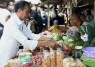 Harga Kebutuhan Pokok di Pasar Sambonggede Tuban Disebut Jokowi Paling Murah