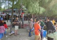 Momen Libur Lebaran, Pantai Semilir Tuban Dikunjungi Ribuan Wisatawan