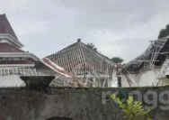 Duh, Bangunan Gedung Korpri Tuban Mendadak Ambruk