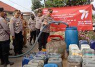 Polres Tuban Dropping Air Bersih di Desa Rawan Kekeringan