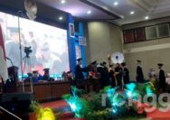 417 Mahasiswa Unirow Tuban Jalani Wisuda, 3 Lulusan Terbaik Dapat Penghargaan