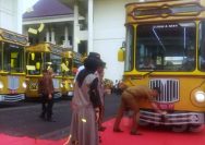 Bupati Tuban Luncurkan Bus Sekolah Gratis 'Si Mas Ganteng'