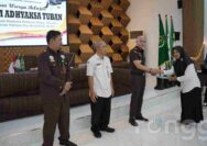 Ratusan Warga Lulus Program Pendidikan Kesetaraan di PKBM Adhyaksa Tuban