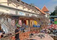 Atap Kios Pasar Sore Tuban Tiba-tiba Ambruk