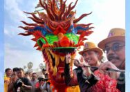 Festival Layang-layang di Tuban Berlangsung Meriah, Diikuti Ratusan Peserta