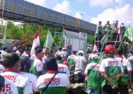 Tolak Kontrak Kerja yang Dinilai Bermasalah, Buruh SBI Tuban Turun ke Jalan