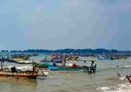 Waspada Akhir Pekan! Gelombang Laut di Pesisir Tuban Diprediksi Meninggi