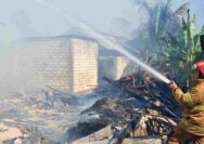 Lupa Matikan Tungku Kayu, Buritan Rumah Warga Bancar Ludes Terbakar