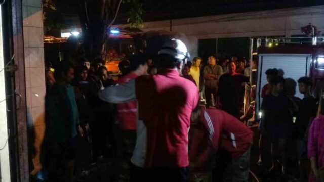 Kebakaran Ruko Pancing di Tuban, Aset Setengah Miliar Berhasil Diselamatkan Damkar